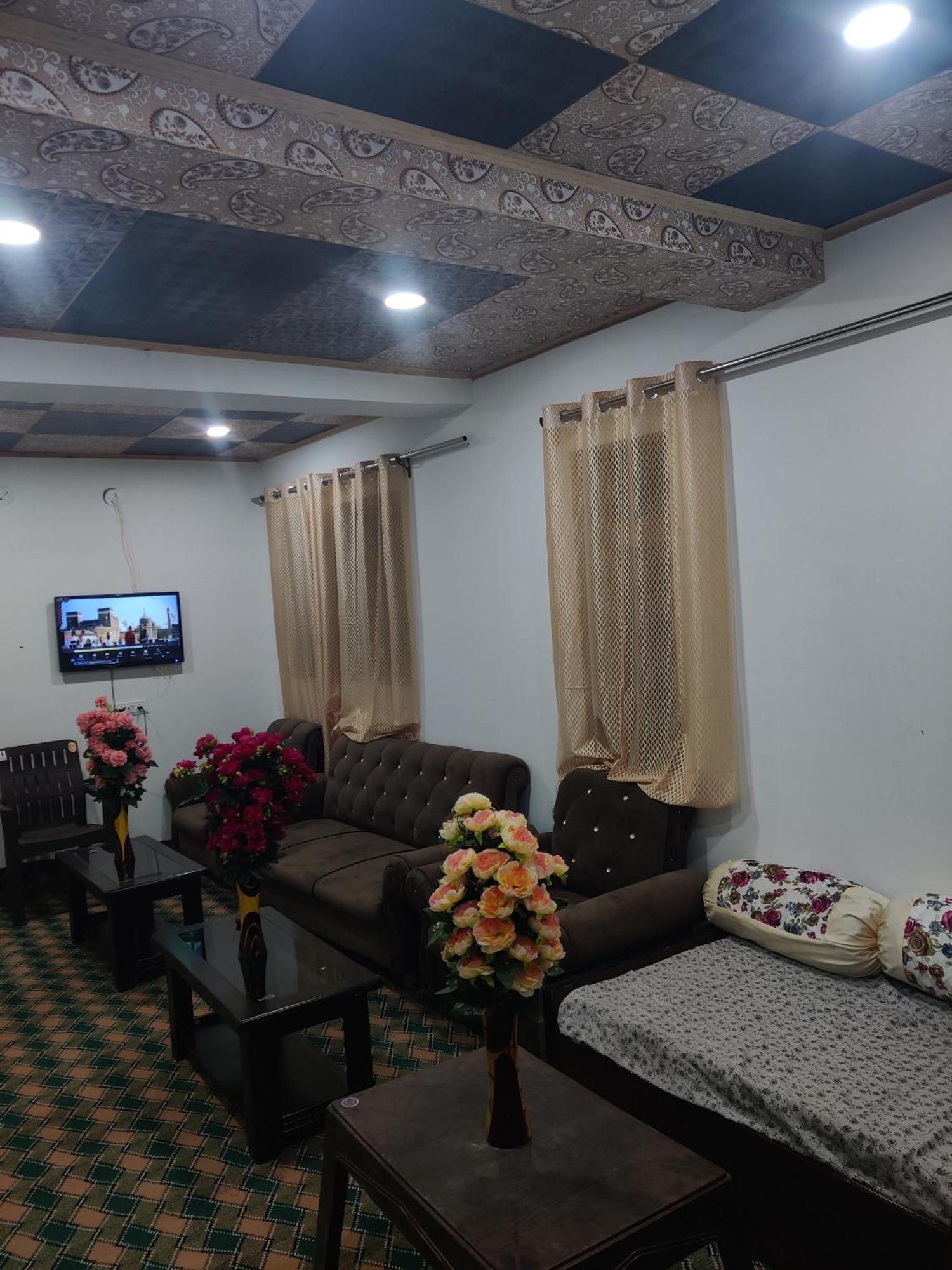 Konka Guest House Padam ภายนอก รูปภาพ
